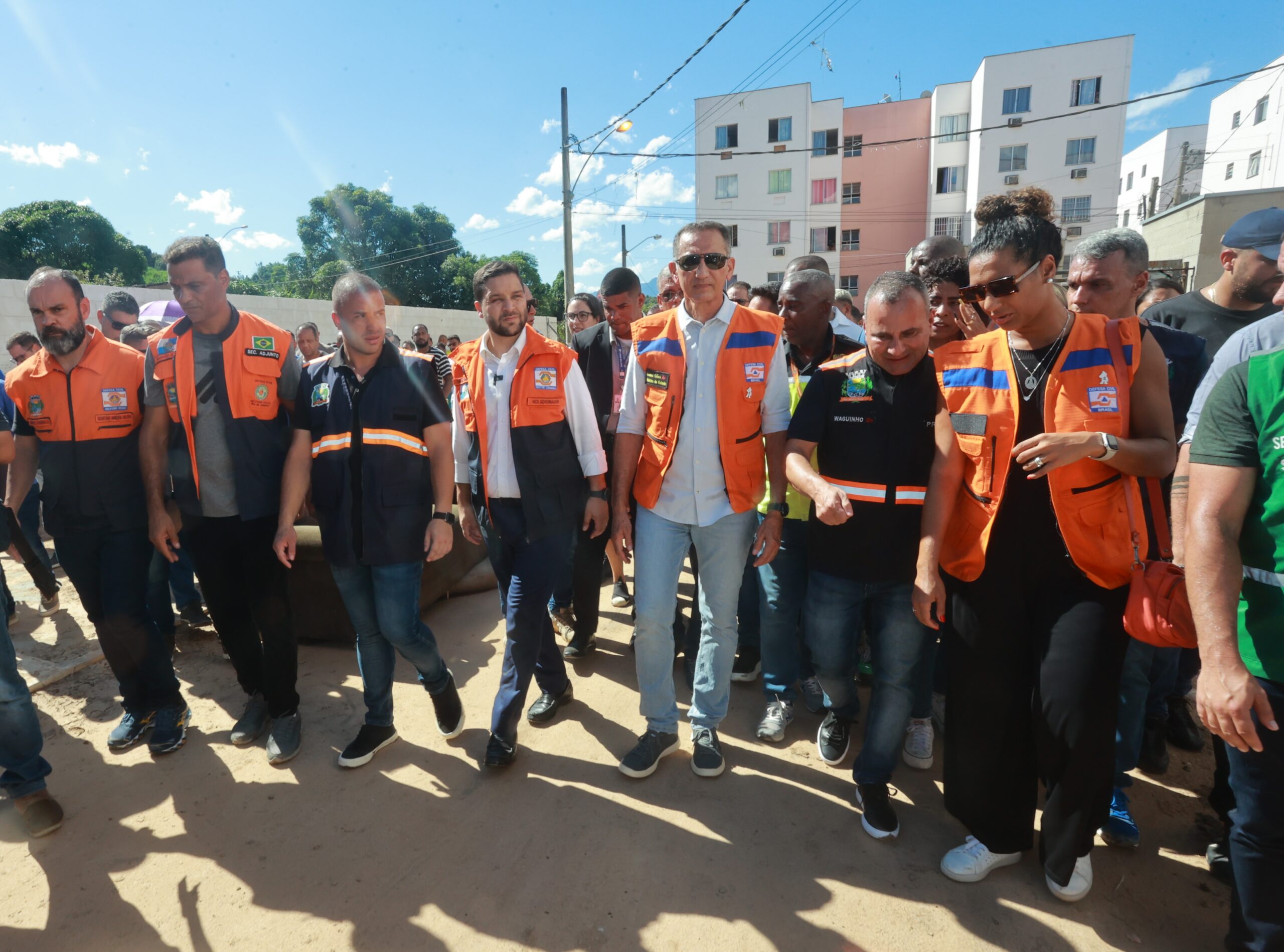 Programa RJ Para Todos, do Governo do Estado, leva serviços sociais a mais de 700 pessoas atingidas pelas enchentes, em Nova Iguaçu