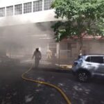 Salto de 5 metros sobre jacarés em esgoto a céu aberto com torcida no Rio viraliza