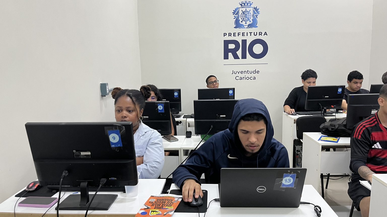 JUVRio inscreve jovens em novos cursos do projeto Rio do Futuro com 72 vagas na Casa da Juventude
