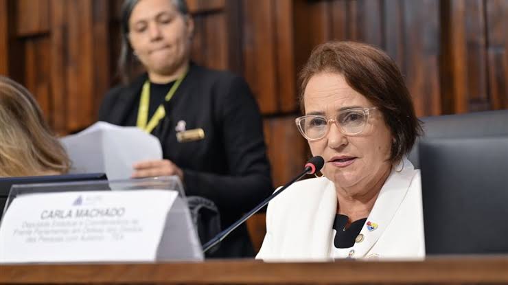 De autoria de Carla Machado, projeto que valoriza mediadores escolares é aprovado na Alerj